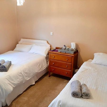 Railway Bar Apartment Poyntzpass 外观 照片