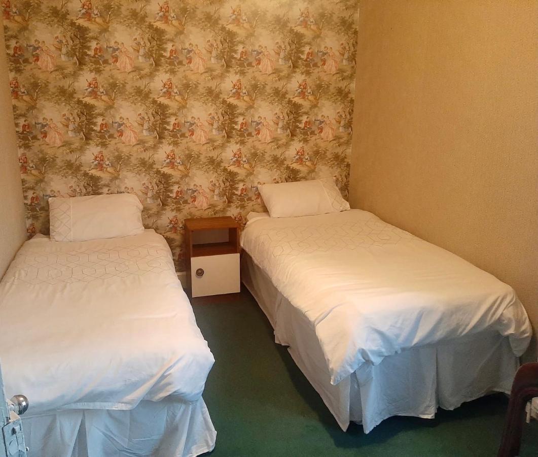 Railway Bar Apartment Poyntzpass 外观 照片